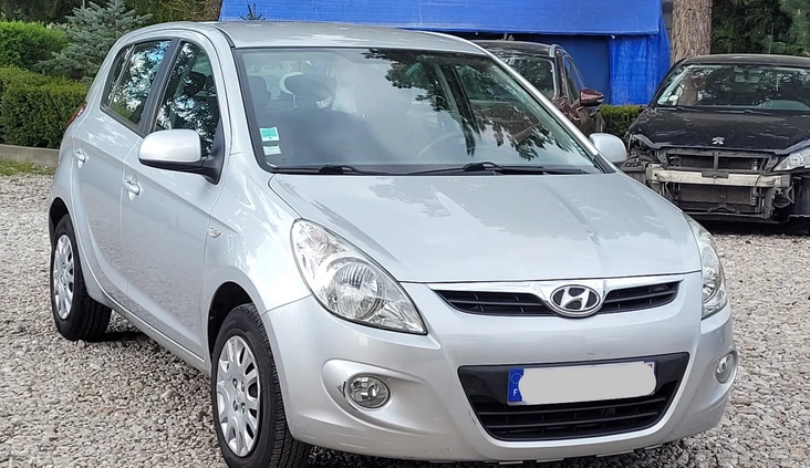Hyundai i20 cena 9700 przebieg: 137000, rok produkcji 2010 z Kielce małe 191